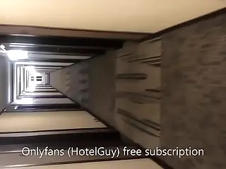 Kunjungan ke escort berubah jadi pertemuan panas, pintu yang tertutup jadi awal petualangan. Sentuhan lembut pakaian di kulit menambah dimensi sensasi, saat hasrat menyatu dalam tarian nafsu berbayar. Pertemuan itu melampaui transaksi, erangan dan gerakan menciptakan simfoni kepuasan bersama