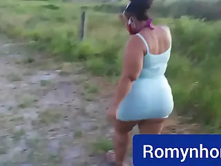 Romynhorj hits the Cabo Frio sands with carefree vibes, the ocean breeze mixing with backstage antics that spark instant chemistry. Strawberry RJ joins the mix, their playful energy turning relaxation into something more. Bodies move with the waves, creating a rhythm that lingers long after.